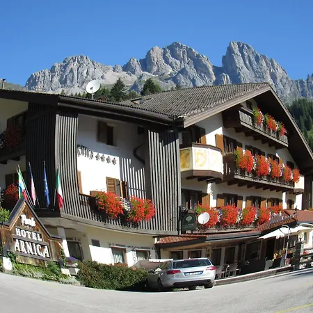 Hotel Park Arnica